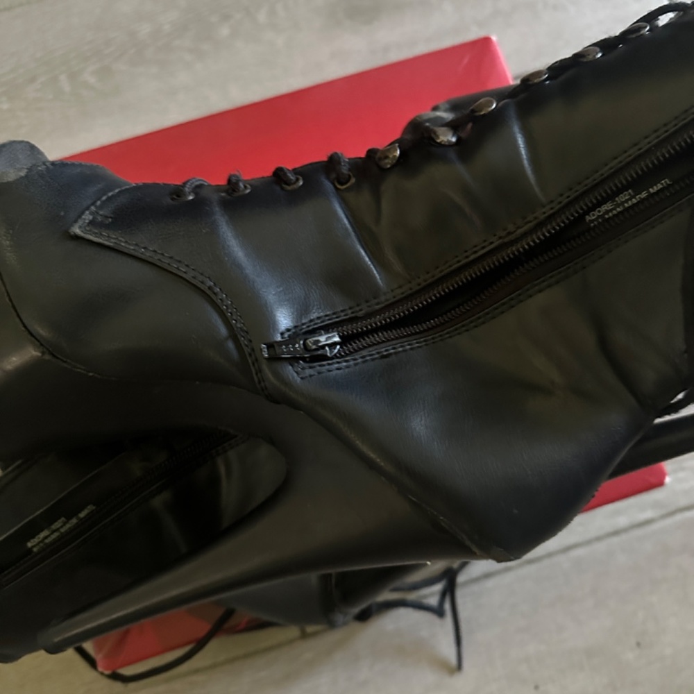 very used Pleaser 1021 7" black lace up boots size 7 - Picture 5 of 5